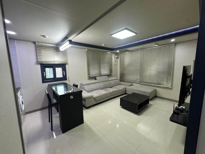 모던라이프 303호